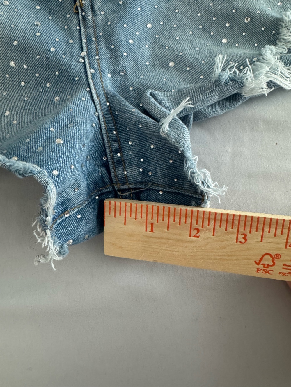 Cali 1850 High Waist Rhinestone Embellishment Cut Off Shorts Size 9 - Picture 7 of 8
